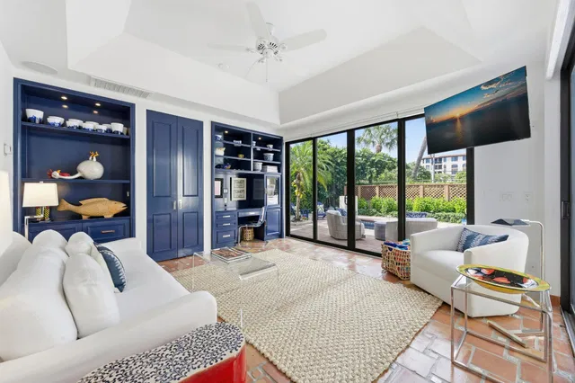 Ocean Park Residence photo 4