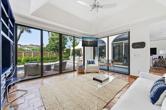 Ocean Park Residence photo 5