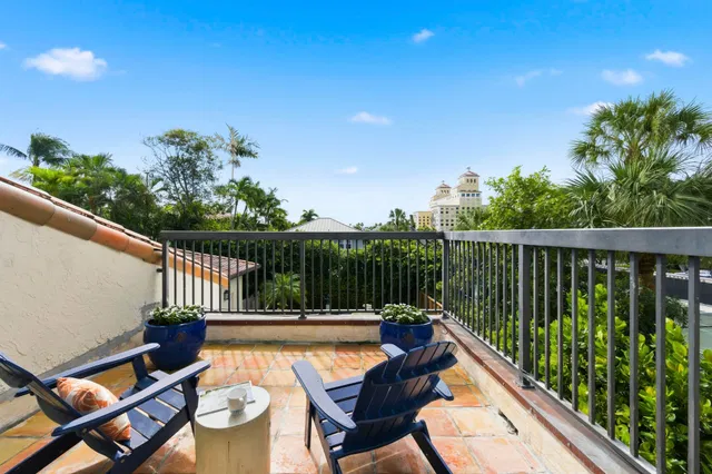 Ocean Park Residence photo 9