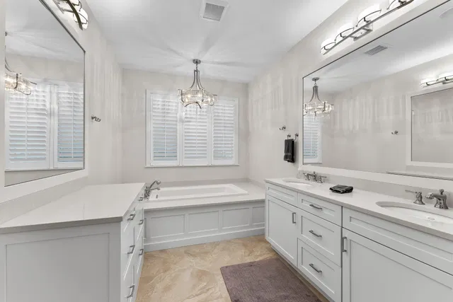 Jupiter Hills Residence photo 23