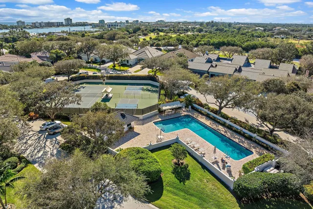 Jupiter Hills Residence photo 46