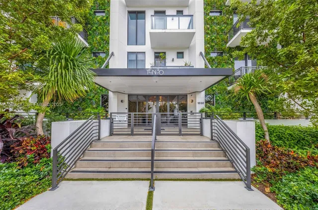 Ten30 South Beach 306