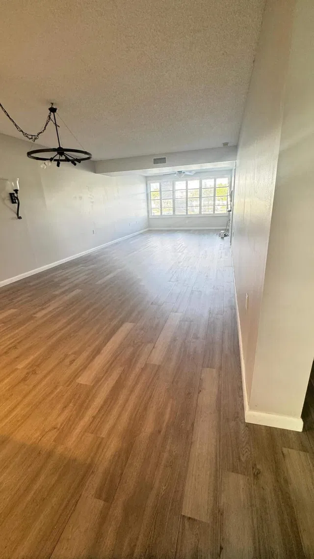 Unit 202 photo 5