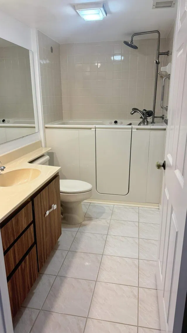 Unit 202 photo 20