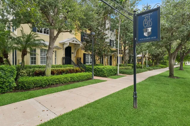 Magnolia Court Residence photo 5