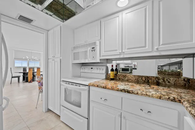 2600 N Flagler Unit 1007 photo 7