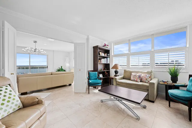 2600 N Flagler Unit 1007 photo 9