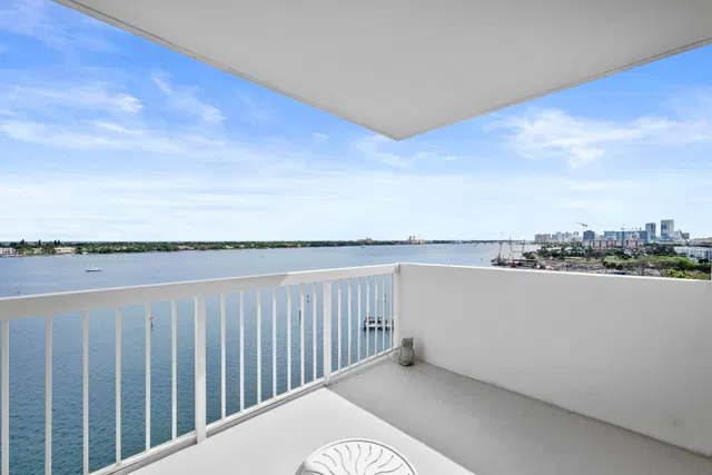 2600 N Flagler Unit 1007 photo 16