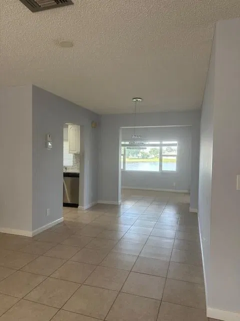  Residence photo 15