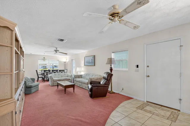 Residence photo 6