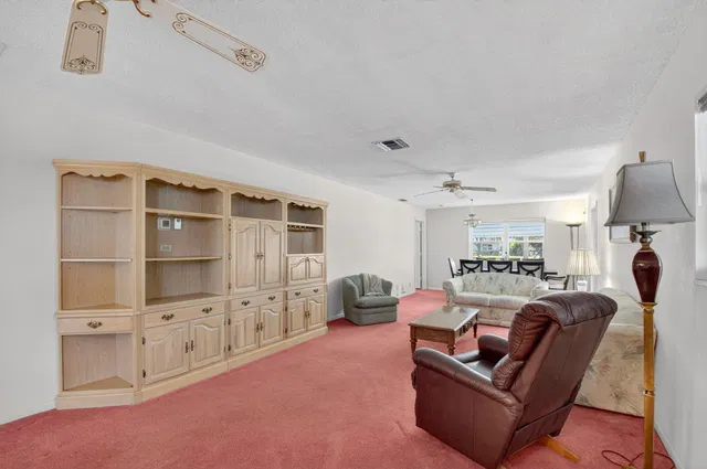 Residence photo 8