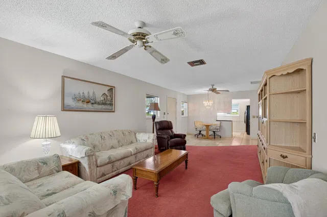 Residence photo 9