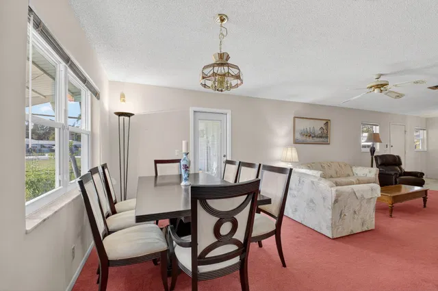 Residence photo 11