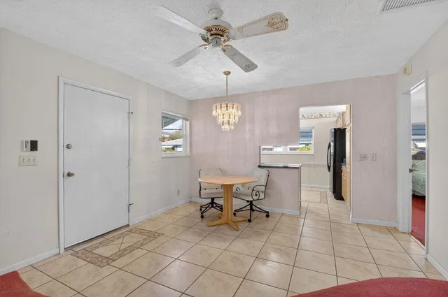 Residence photo 12