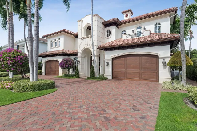 Royal Palm Yacht and Country Club Residence photo 2