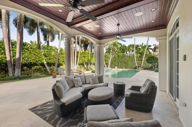 Royal Palm Yacht and Country Club Residence photo 38