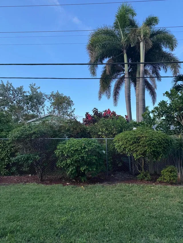 Unit 107 photo 18