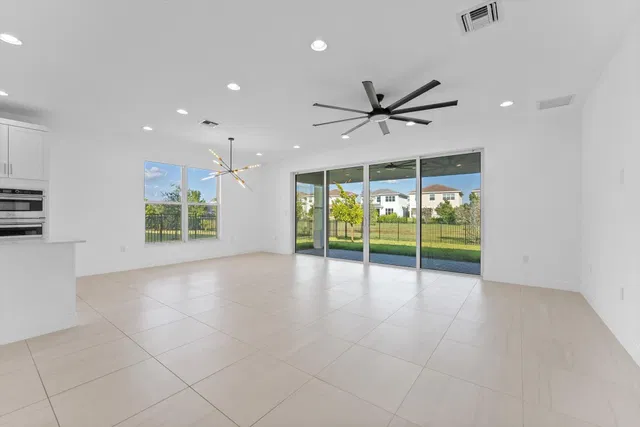  Residence photo 10