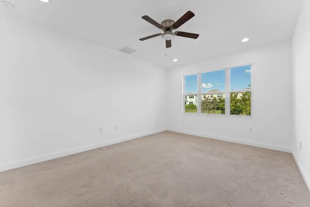  Residence photo 12
