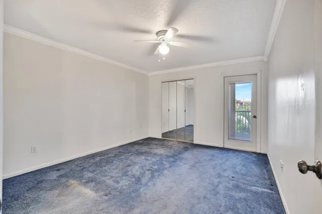 Unit 211 photo 12