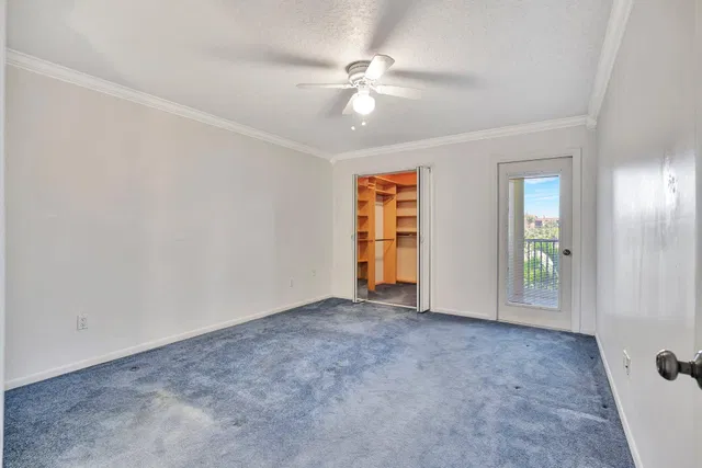 Unit 211 photo 13