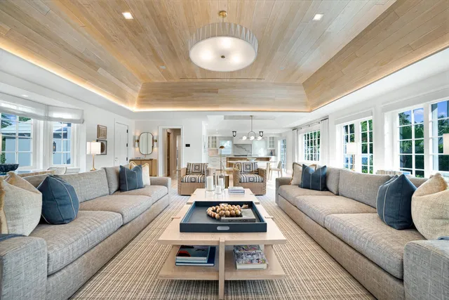 284 Monterey Road