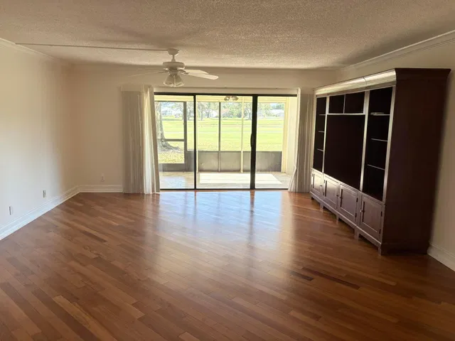 Eastpointe Country Club Unit 104 photo 3
