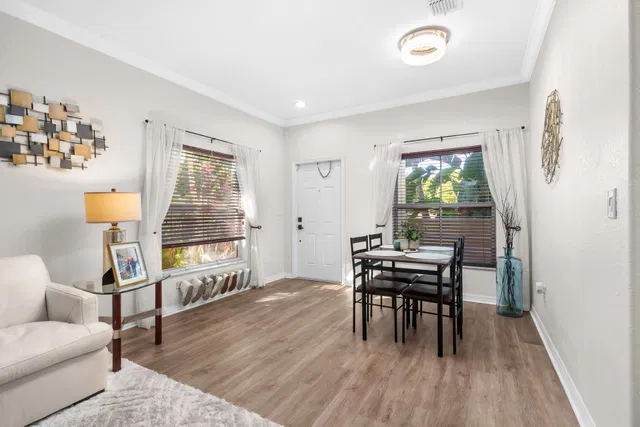  Residence photo 4