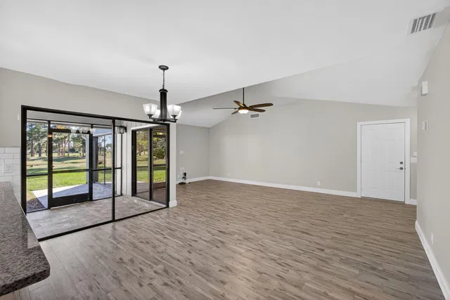 Eastpointe Country Club Residence photo 4