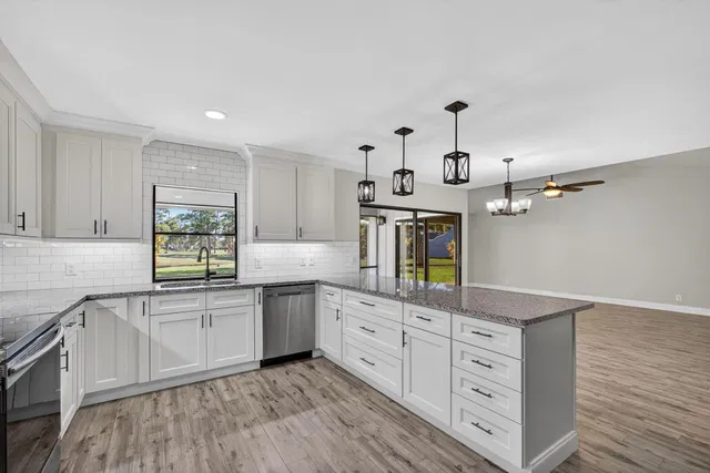 Eastpointe Country Club Residence photo 6