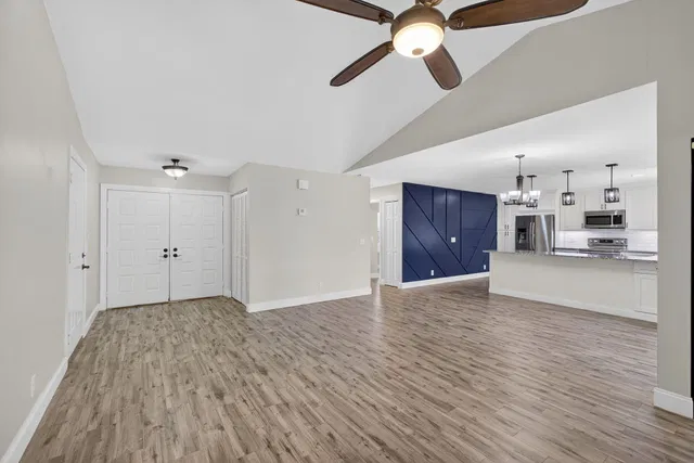 Eastpointe Country Club Residence photo 12