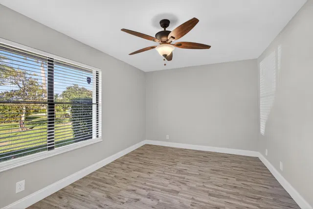 Eastpointe Country Club Residence photo 17