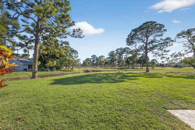 Eastpointe Country Club Residence photo 21