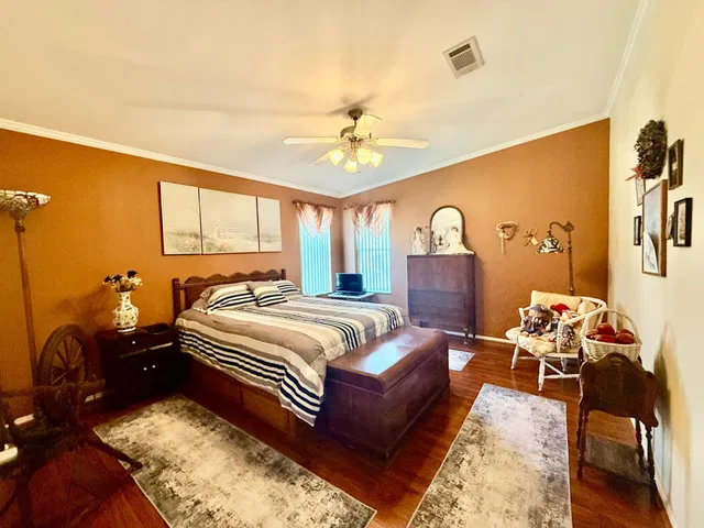 Residence photo 16