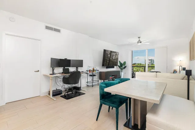 236 Fifth Avenue Unit 301 photo 2