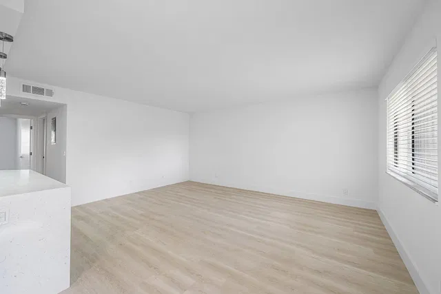 Unit 43 photo 11