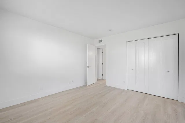 Unit 43 photo 22