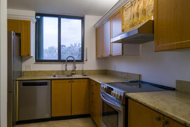 Unit 101 photo 23