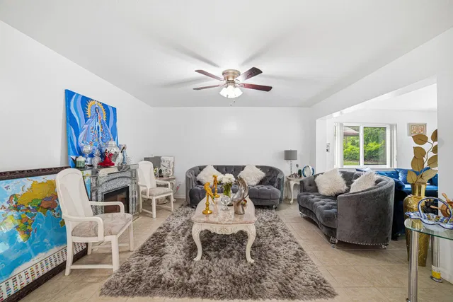 Residence photo 3