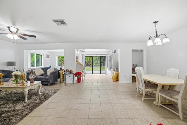 Residence photo 5