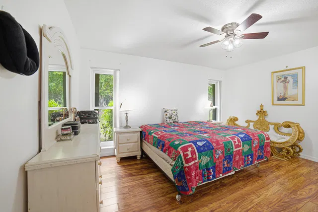 Residence photo 17