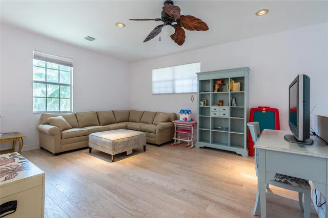 Residence photo 31