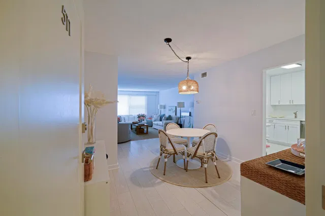 Unit 511 photo 5