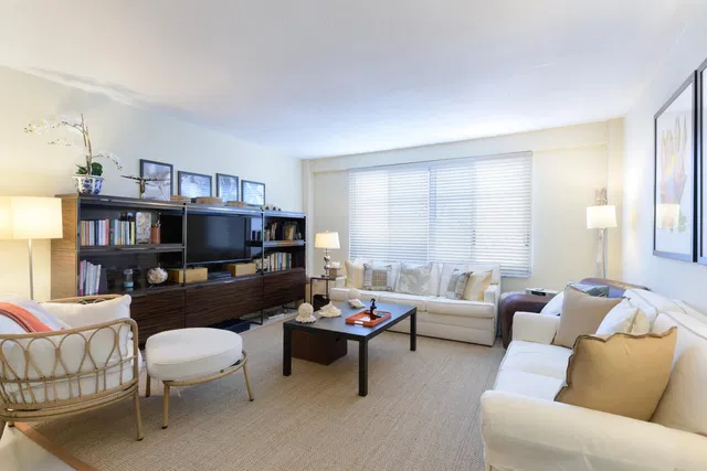 Unit 511 photo 8