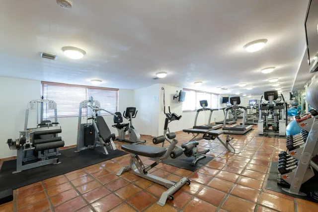 Unit 511 photo 21