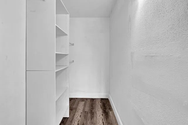 Unit H photo 28