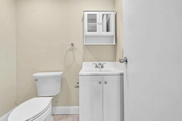 Unit H photo 31