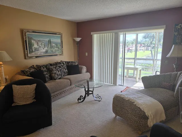  Residence photo 5