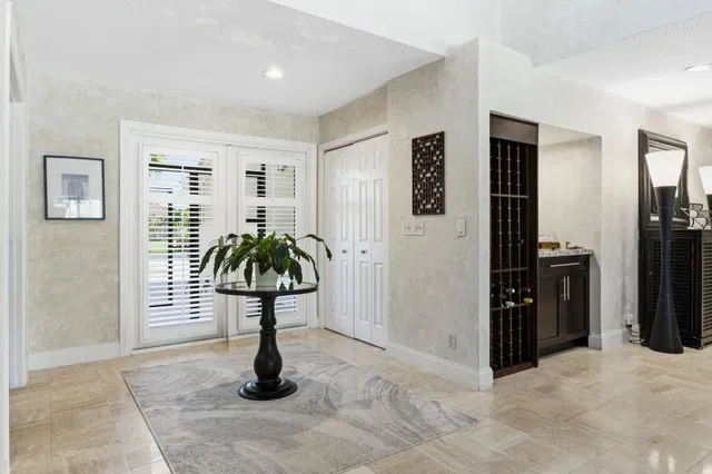 Residence photo 4