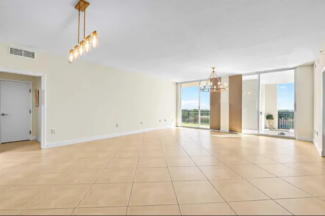 CityPlace South Tower Unit 623 photo 2